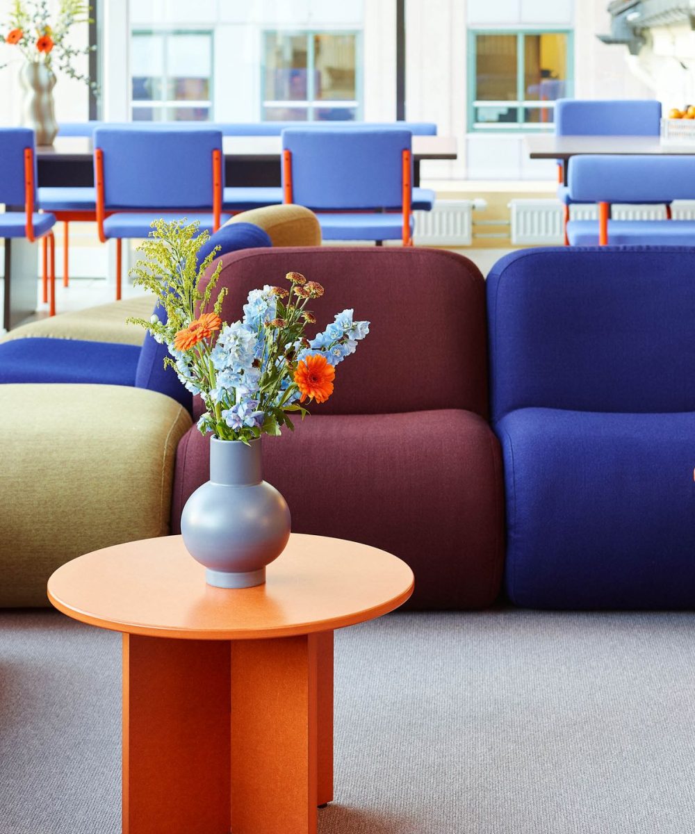 Bau modular seating by Lammhults